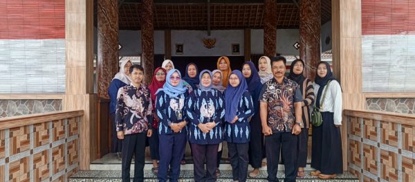 Penyuluhan Rutin dan Penandatanganan RDK Kepengurusan Baru Digelar di Kampung KB Desa Sempol