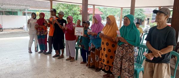 Penyaluran BLT-DD Desa Kemulan Wujud Nyata Kepedulian Pemerintah kepada Masyarakat