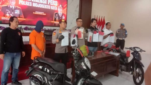 Beraksi Gunakan Daster dan Jilbab, Pelaku Curanmor di Mojokerto Akhirnya Terciduk Polisi
