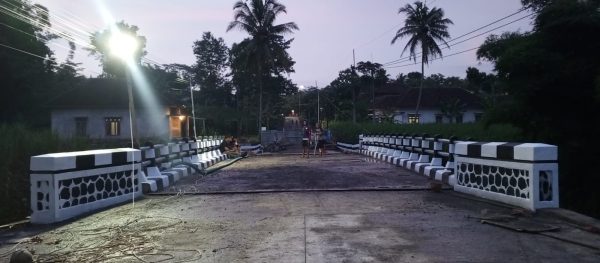 Warga Rejoyoso dan Sekitarnya Segera Nikmati Jembatan Baru, Proyek Ditargetkan Tuntas dan Dihotmix