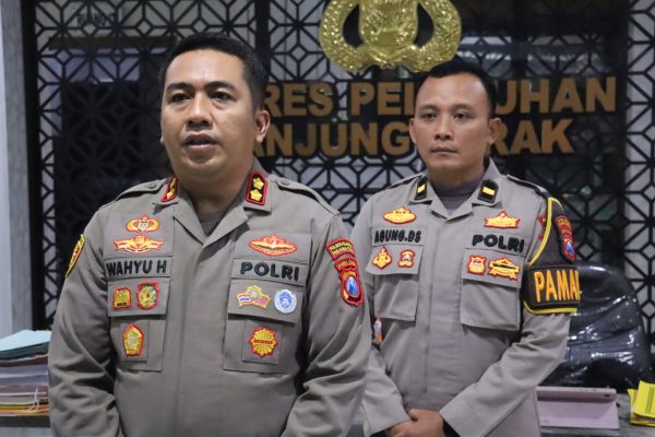 Polres Pelabuhan Tanjung perak Larang Nyalakan Kembang Api dan Petasan Saat Malam Tahun Baru 2026