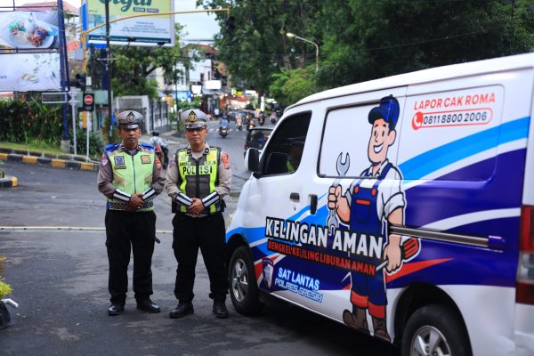Polres Gresik Turunkan Mobil ‘KELINGAN AMAN’ Layanan Gratis Libur Nataru
