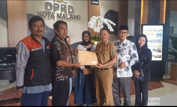 Walimurid SDN 2 Bakalan Krajan Audiensi ke DPRD, Wali Kota, dan Inspektorat Kota Malang, Desak Transparansi Pengelolaan Sekolah