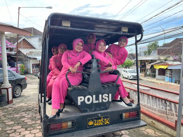 Bhayangkari Ranting Bantur Gelar Bakti Sosial, Salurkan Sembako untuk Warga Karangsari