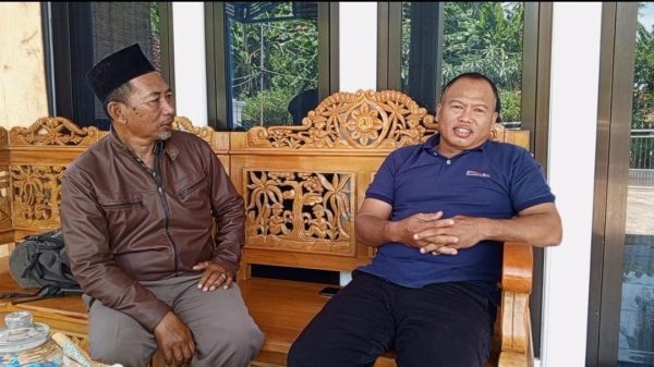 Kades Miselan Didesak Warga Tumpakrejo, Jalan Kabupaten Rusak Parah Jadi Ancaman Aktivitas WargaTumpakrejo