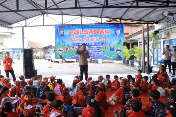 Polisi Sahabat Anak : Polres Madiun Edukasi Tertib Lalin Sejak Dini