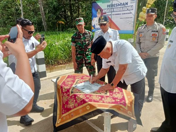 Bupati Malang Resmikan Jembatan Madakaripura di Dusun Sumberagung Bantur
