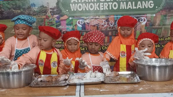 RA Mambaul Ulum Bantur Tanamkan Kreativitas Anak Lewat Lomba Mewarnai dan Fun Cooking