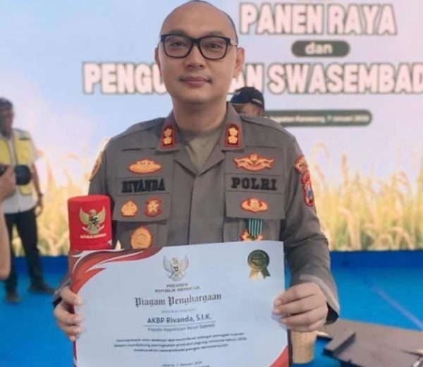 Kapolres Sumenep Raih Satyalancana Wira Karya dari Presiden