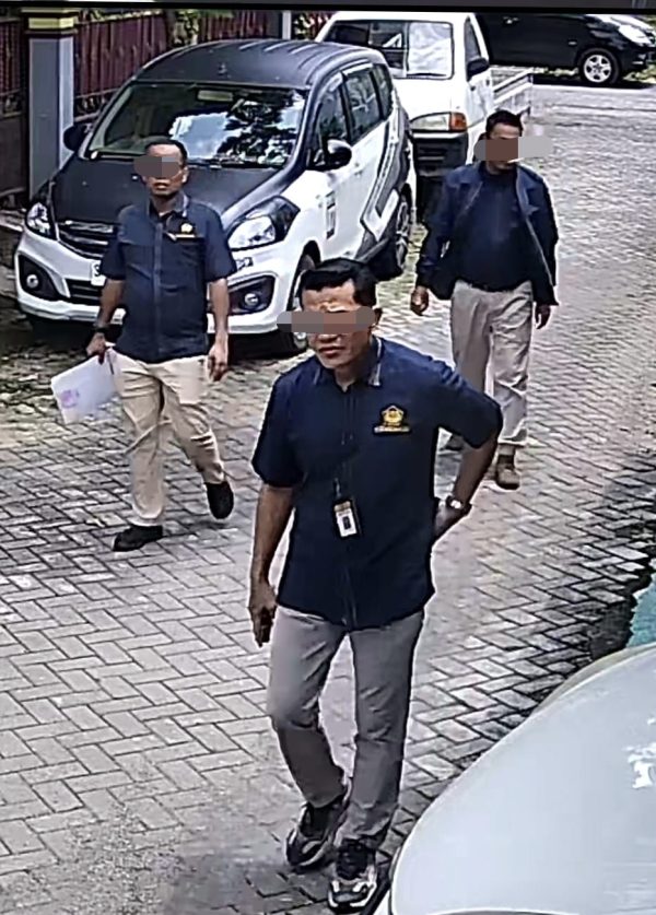 Diduga Bertindak Arogan, Oknum Petugas Pajak Mojokerto Dipersoalkan Warga