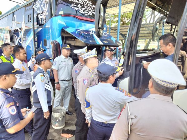 Sinergi Lintas Instansi, Ramp Check Bus Dilakukan di Terminal Trunojoyo