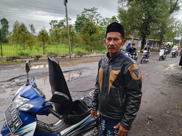 Jalan Rusak di Bondowoso Dikeluhkan Warga, “Kolam Susu” di Tamanan Jadi Simbol Lambannya Perbaikan