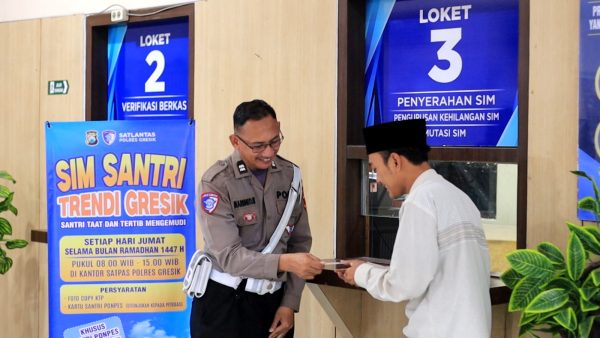 SIM Santri Trendi, Cara Humanis Polres Gresik Dekatkan Layanan di Bulan Ramadan