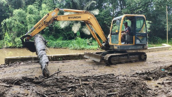Abdul Ghofur Respon Cepat Normalisasi Sungai Balong, Bersinergi dengan Dinas SDA Kabupaten Malang