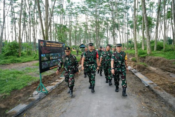 Wasev Mabesad Nilai Pelaksanaan TMMD Kediri Berjalan Sesuai Rencana