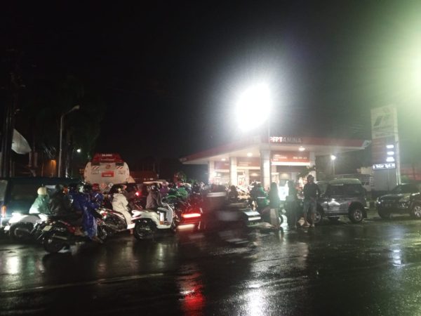 Bupati Bondowoso Tegaskan Warga Tetap Tenang, Jangan Panic Buying BBM Meski Antrean SPBU Masih Terjadi