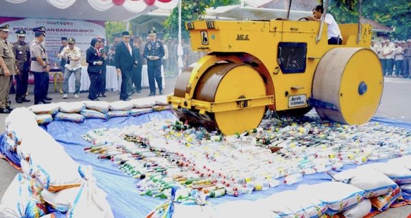 Ribuan Rokok Ilegal Disita dan Dimusnahkan, Pemkab Kediri Bertindak Tegas