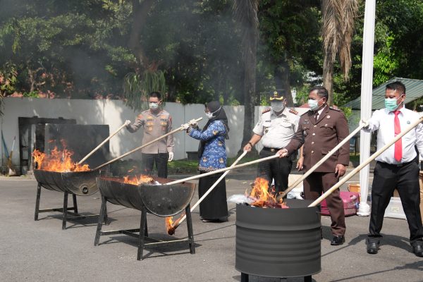 Barang Bukti 51 Kasus Dimusnahkan, Aparat Penegak Hukum Perkuat Komitmen Berantas Kejahatan