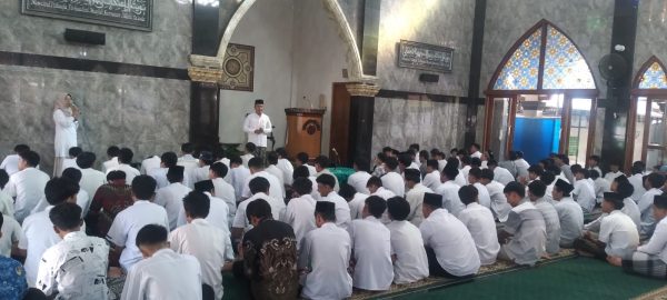Gelar Doa Bersama, SMPN 1 Wates Kediri Sambut Pelepasan Siswa dengan Penuh Makna dan Kepedulian