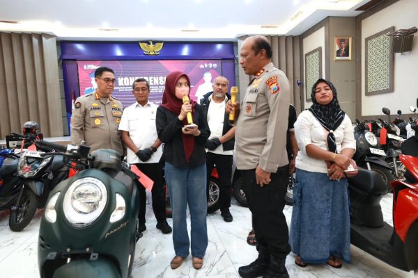 Polda Jatim Kembalikan Motor Korban Curanmor dan Begal Tanpa Biaya ,warga sampaikan Apresiasi