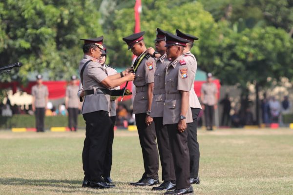 Anak Buruh Tani Jadi Lulusan Terbaik Predikat Cendekia Bintara Kemampuan Brimob di SPN Polda Jatim