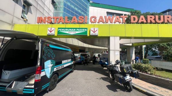 Polres Gresik Beri Layanan Ambulans Gratis untuk Warga Bawean