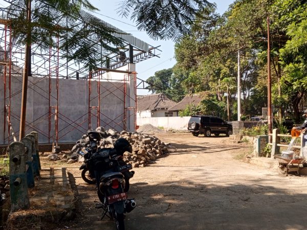Pembangunan KDKMP Kepanjen Hampir Tuntas, Warga dan Pedagang Pasar Sumedang Sambut Antusias