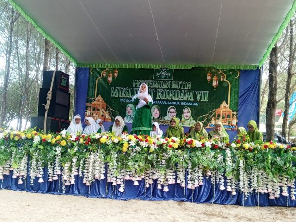 Ribuan Jamaah Hadiri Pertemuan Rutin Muslimat NU KORDAM VII di Pantai Ngudel, Perkuat Ukhuwah dan Semangat Berbagi